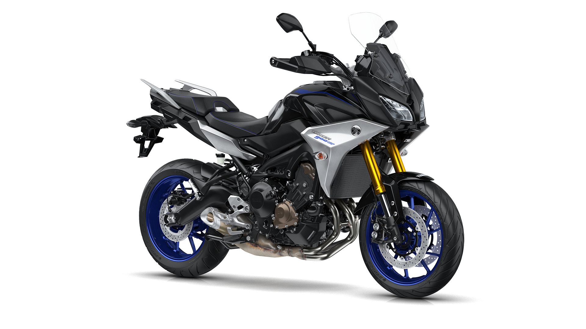 YAMAHA MT-09 TRACER GT - TURN UP YOUR EXPERIENCE:
Featuring an all‑new engine and premium sport touring features that come standard, the most versatile touring partner for when you're commuting or riding across the mountains.